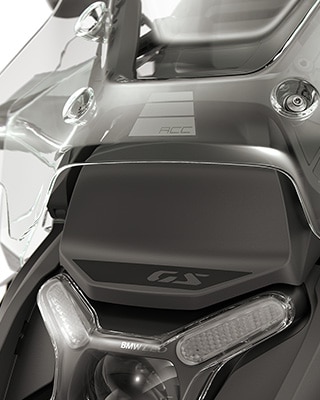 Electrically adjustable windscreen