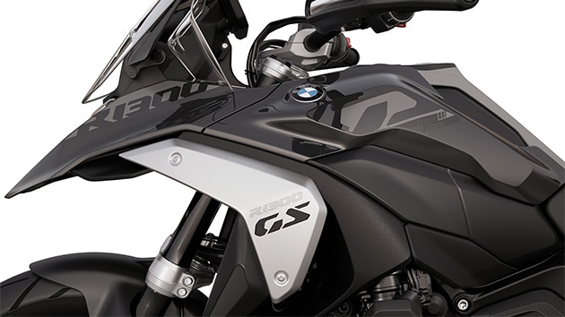 Natpis "Triple Black" na R 1300 GS iz BMW Motorrada