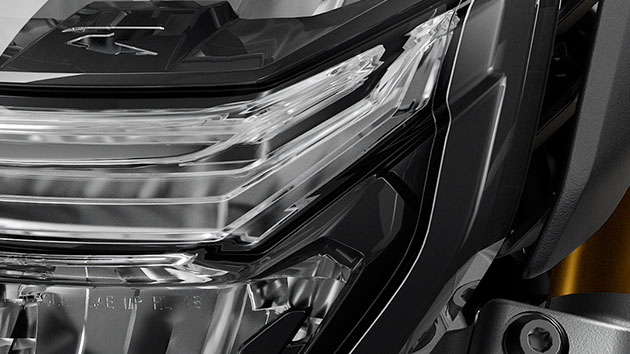 Vidimo prednja svjetla modela F 900 R s prilagodljivim svjetlom za zavoje.