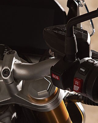 BMW R 1250 R s detaljnim prikazom poklopca glave cilindra i natpisom modela ShiftCam