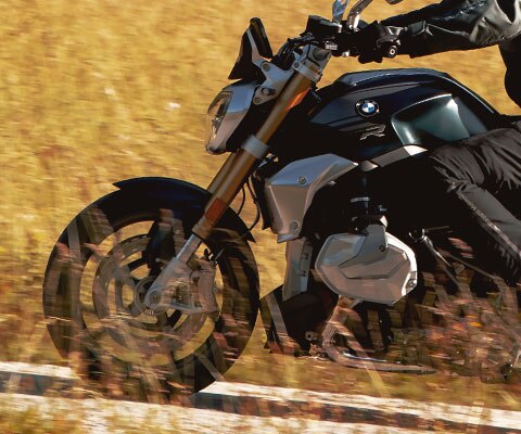 Scena u vožnji na BMW R 1250 R