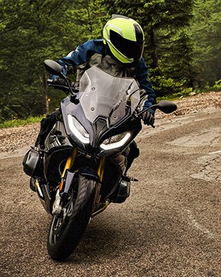 R 1250 RS u zavoju