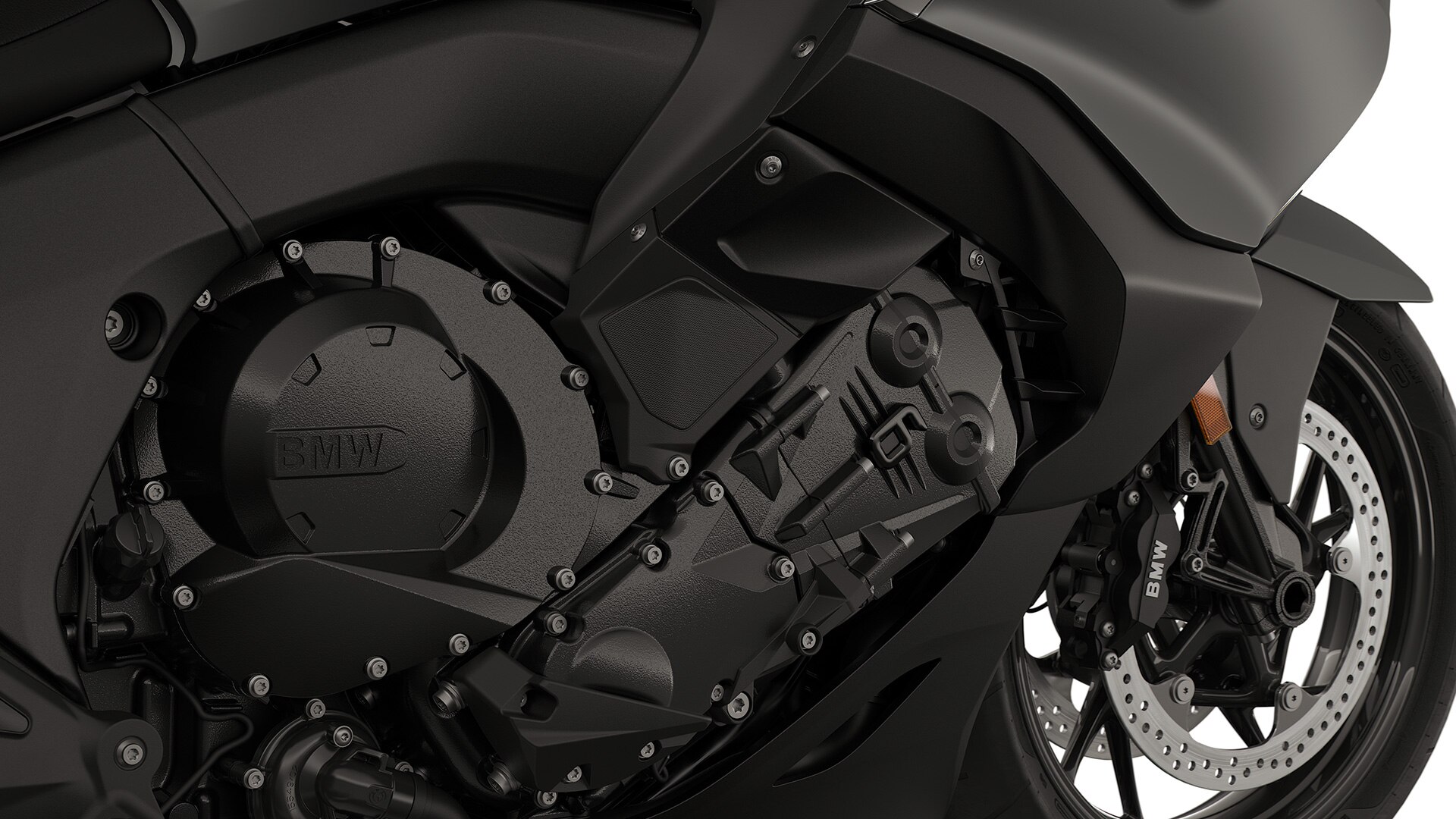 Fokus na šesterocilindrični motor.