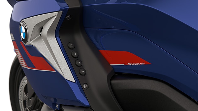 Focus on the four numbered Favourites buttons.