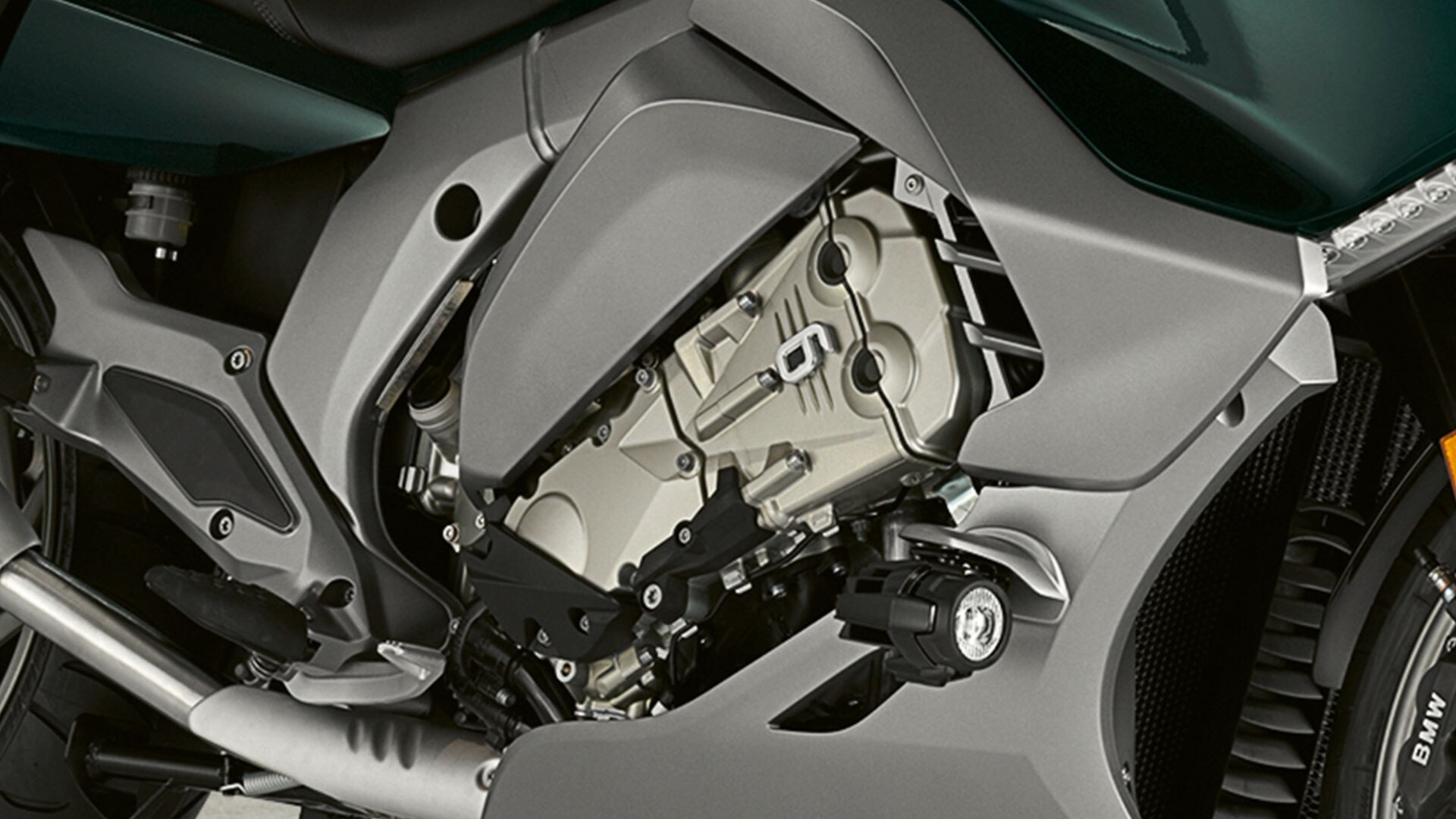 K 1600 GTL redni 6-cilindrični motor