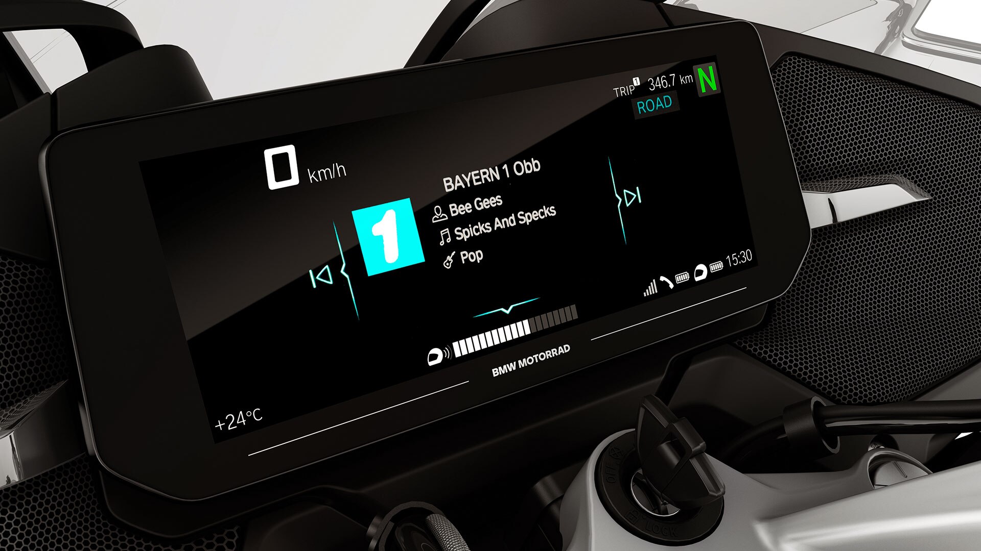 We see the R 1250 RT with a new audio system.
